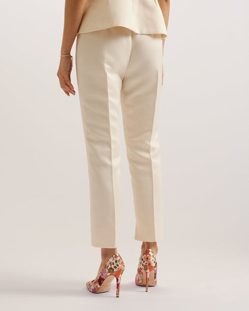 AKENIT-Tailoring-The striking vibrant print and slim fitted waist make the AKENIT trousers an essential part to your wardrobe. Trousers Slim leg fit High rise fitted waist Front pockets Tailored- Ted Baker Romania